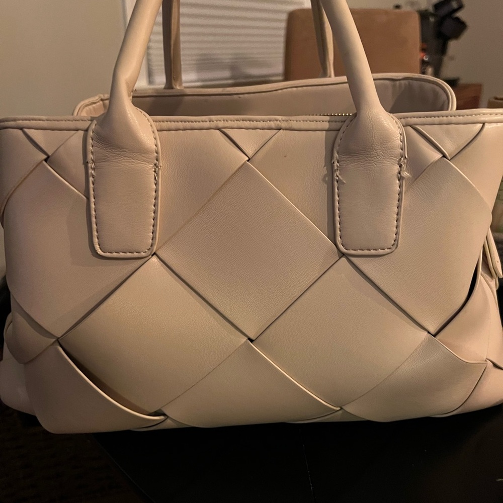 Beige/cream handbag